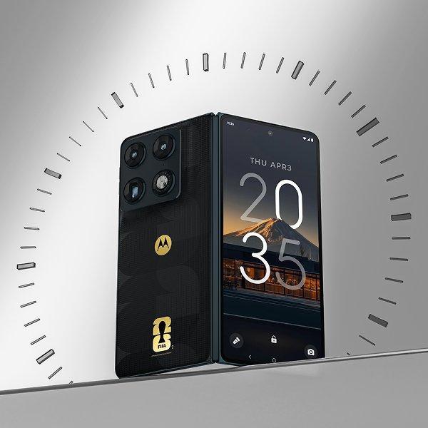 Motorola Razr Fold FIFA Edition 16GB RAM + 512GB ROM Smartphone Black 5G — view 8